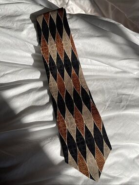 PRINCIPE Men's Geometric Wave Tie in Black, Brown & Tan